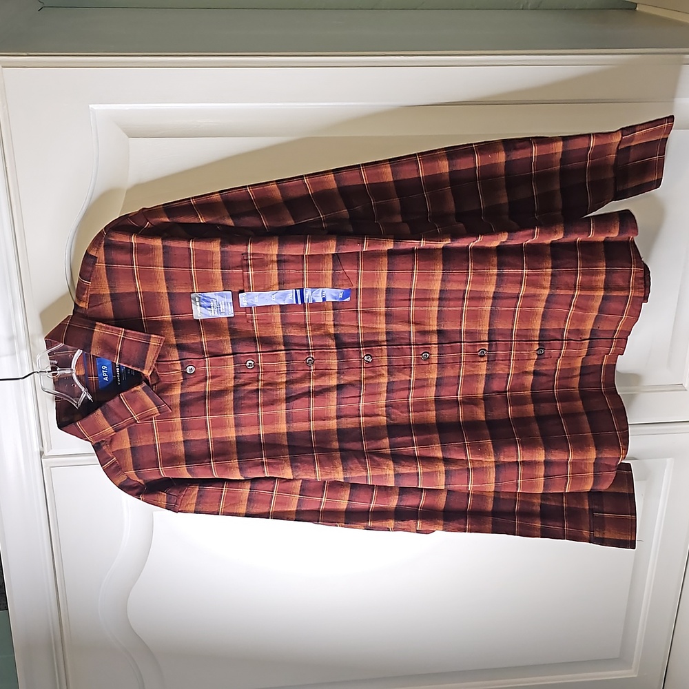 Apt. 9 standard fit Premier Flex untucked fit button down